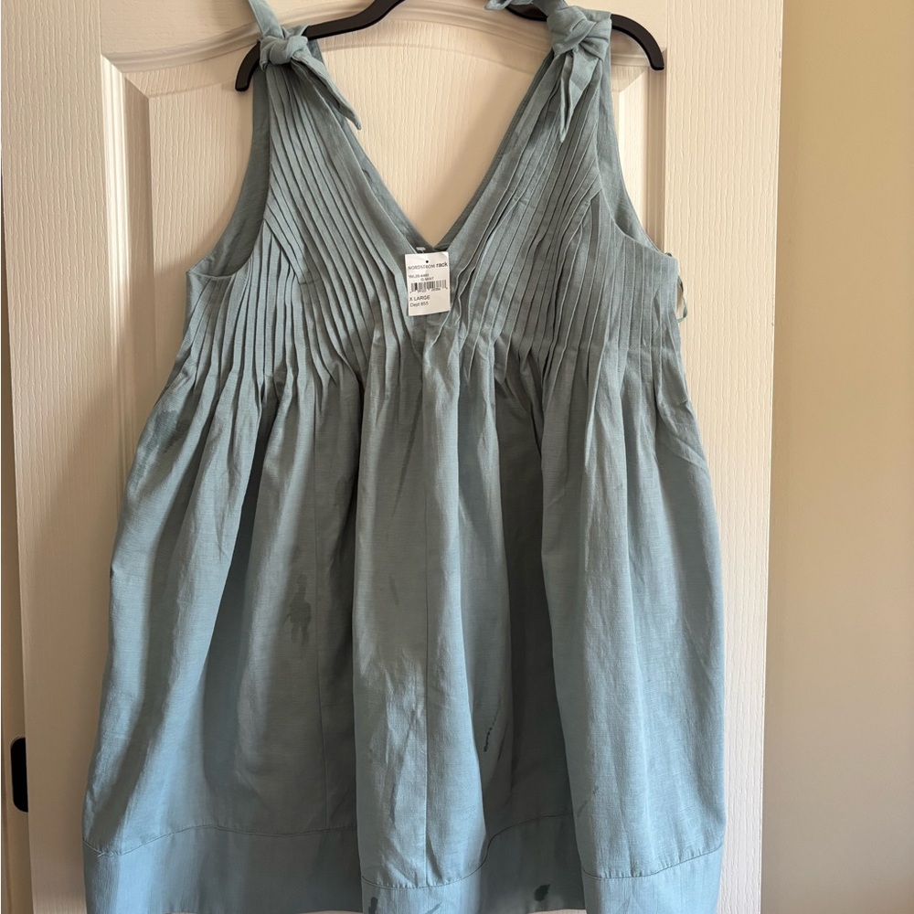 Sleeveless Tie-Shoulder Pleated V-Neck Top — Light Blue
